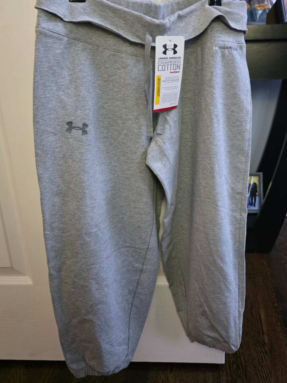 Under Armour Charged Cotton Women’s Gray Capri Pants XS Regular Semi-Fitted NWT